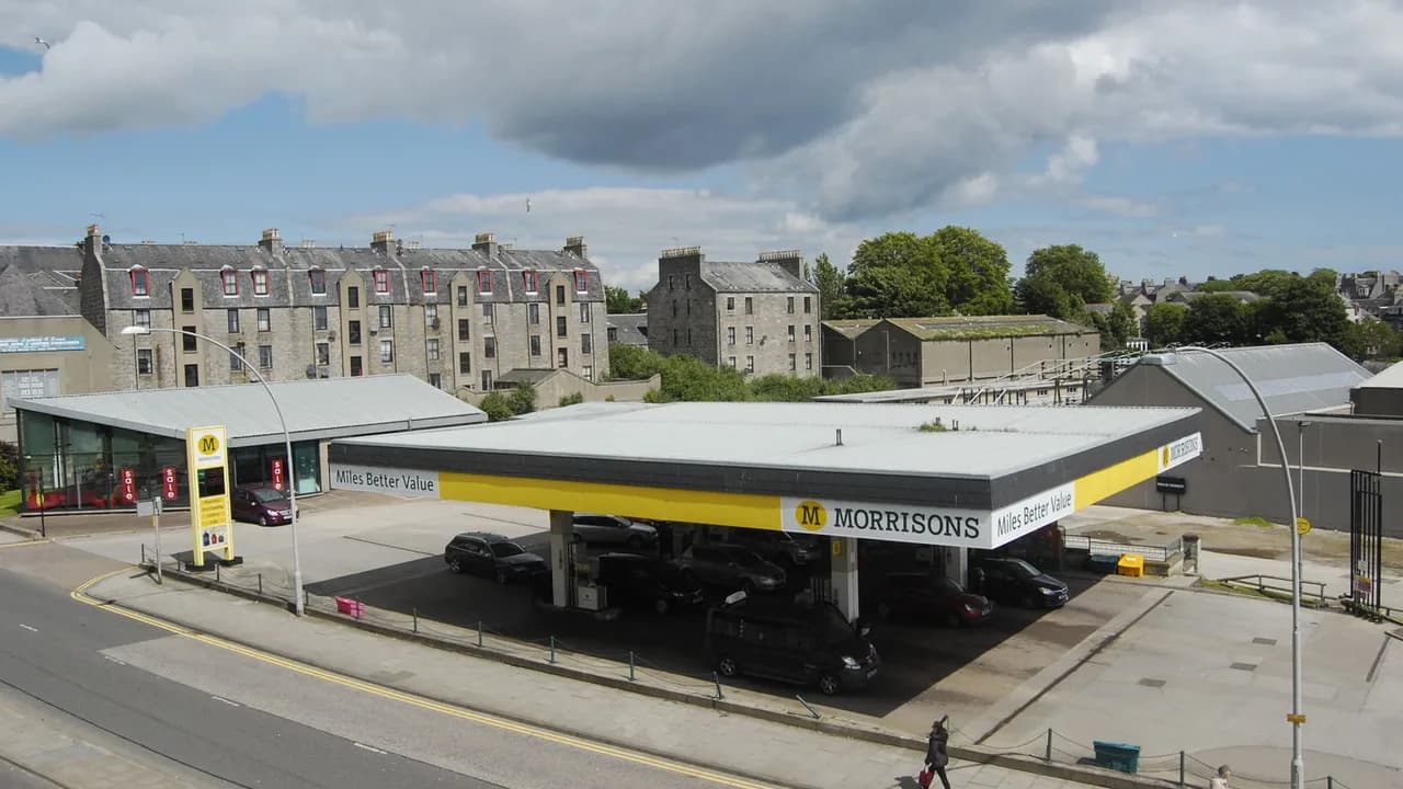 Showroom Rent, Utilities and Van Fuel on Cards: What Earns Rewards