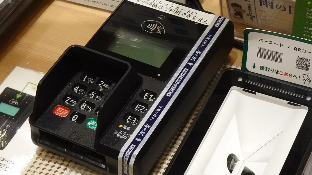 Splitting Big-Ticket Bills Across Cards: Milestone Math Done Right
