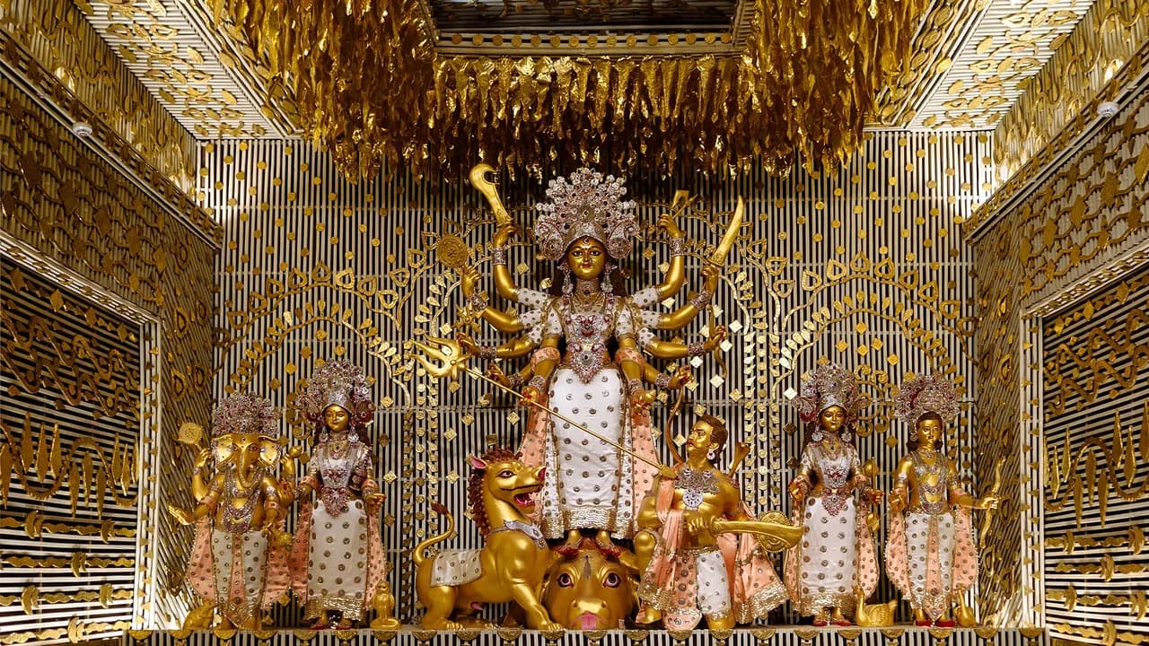 Durga Puja in Kolkata: Travel Home, Sari Shopping and Pandal-Season Spending on Credit Cards
