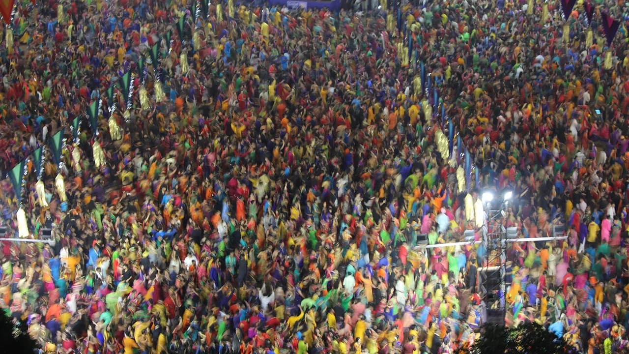 Navratri Dandiya Nights: Tickets, Chaniya Choli and Travel on Credit Cards