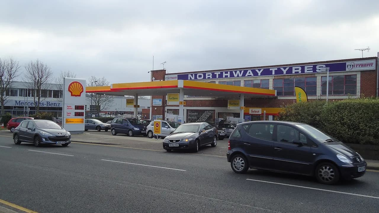 Fuel and Fleet for Delivery Vans: Fuel Surcharge Maths, Tolls and FASTag on Cards