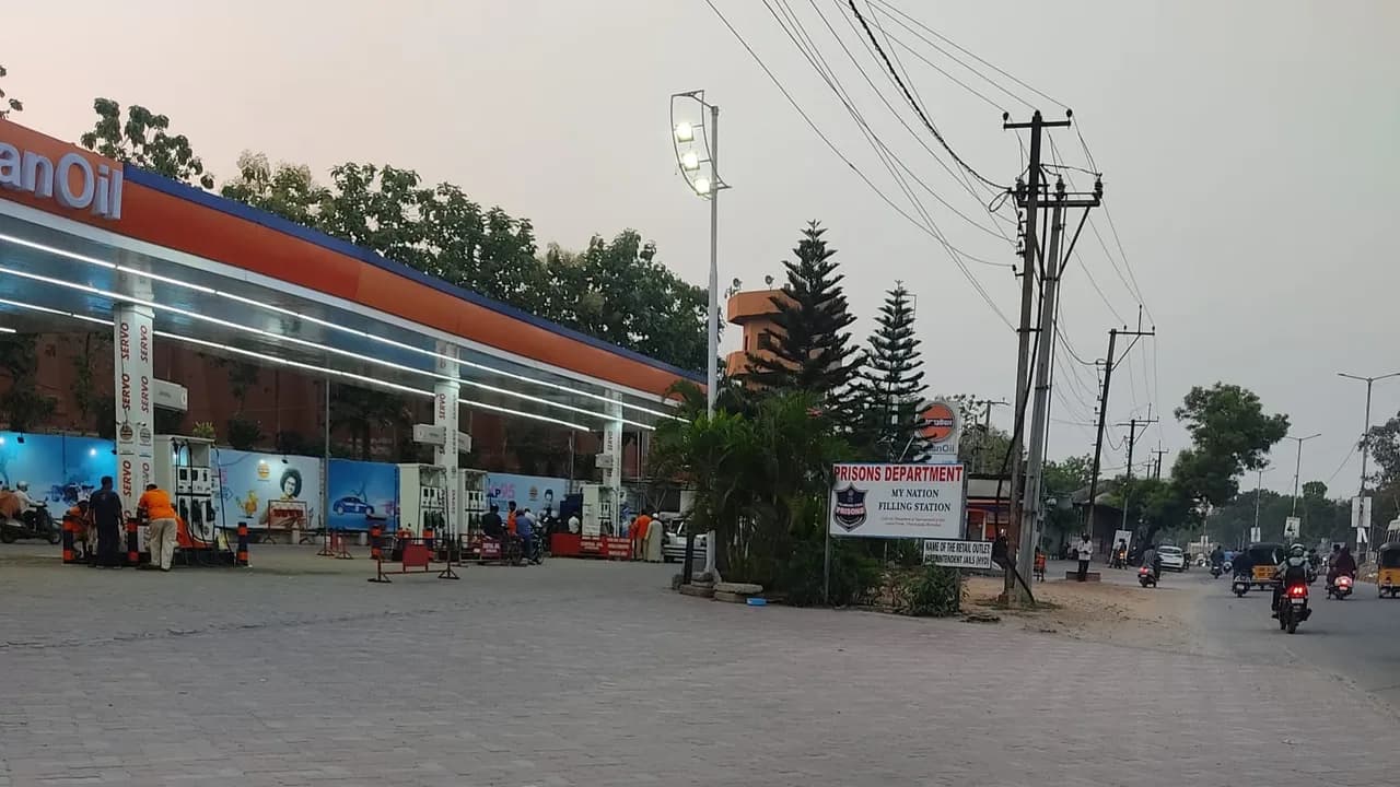Co-Branded Fuel Cards and Pump Geography: Picking BPCL, IOCL, or HPCL by What's Near You