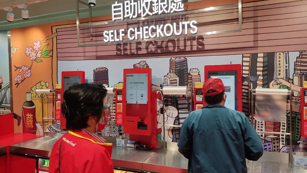 Supermarket vs Local Kirana: Where Cards Win and Where UPI Wins