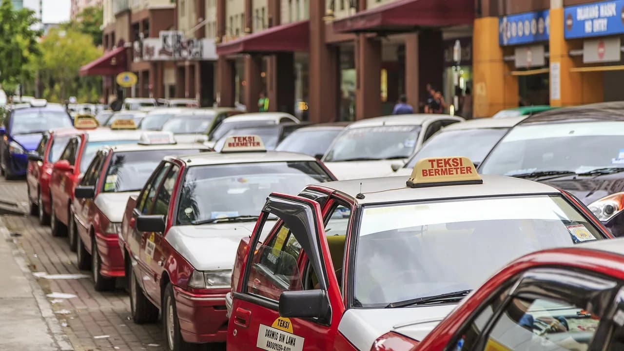 FASTag Parking Payments: How Parking Deductions Differ From Toll