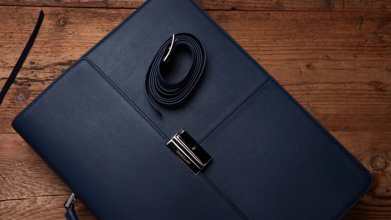 Separating Business and Personal Spend: The Two-Card System for Freelancers