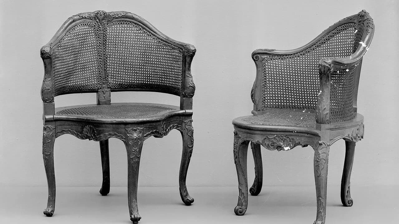 Ergonomic Chairs: Premium Buys, EMI and Exchange Mechanics