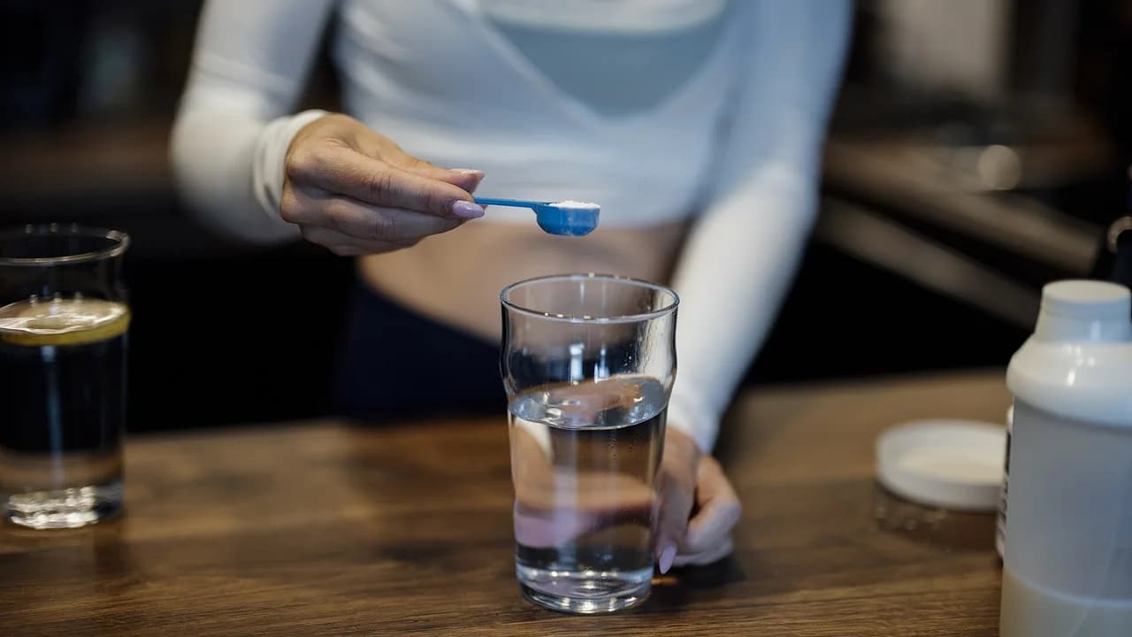 Protein and Supplements on Credit Cards: Subscription Discounts and Rewards Math