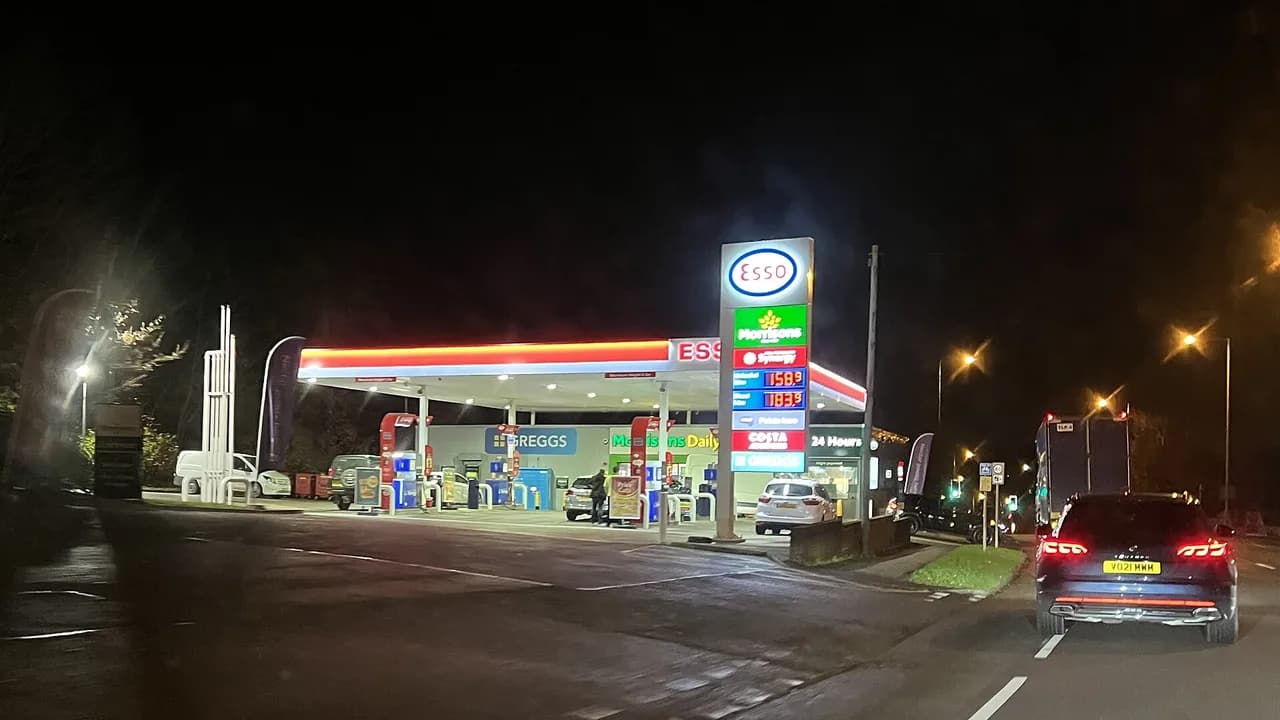Festive-Season Fuel Offers: Reading the Bank-Offer Fine Print Before You Fill