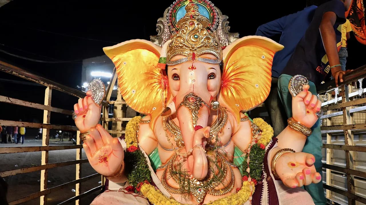 Ganesh Chaturthi Decor and Mandal Donations: A Credit-Card Spending Guide