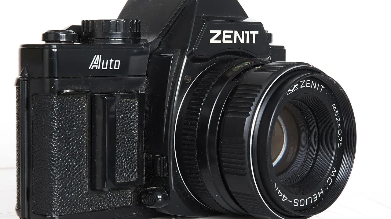 Camera Bodies and Lenses on a Credit Card: Full Payment or EMI